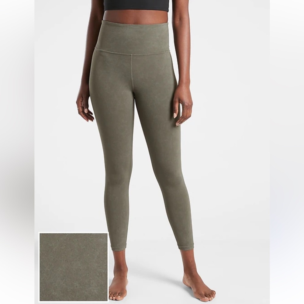 Athleta Elation 7/8 Tight Powervita Fabric. Army Green Size XS (750LW)